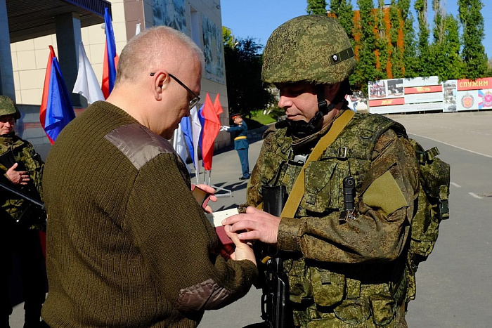 Мобилизованные из Кировской области рассказали Александру Соколову об условиях проживания в военной академии